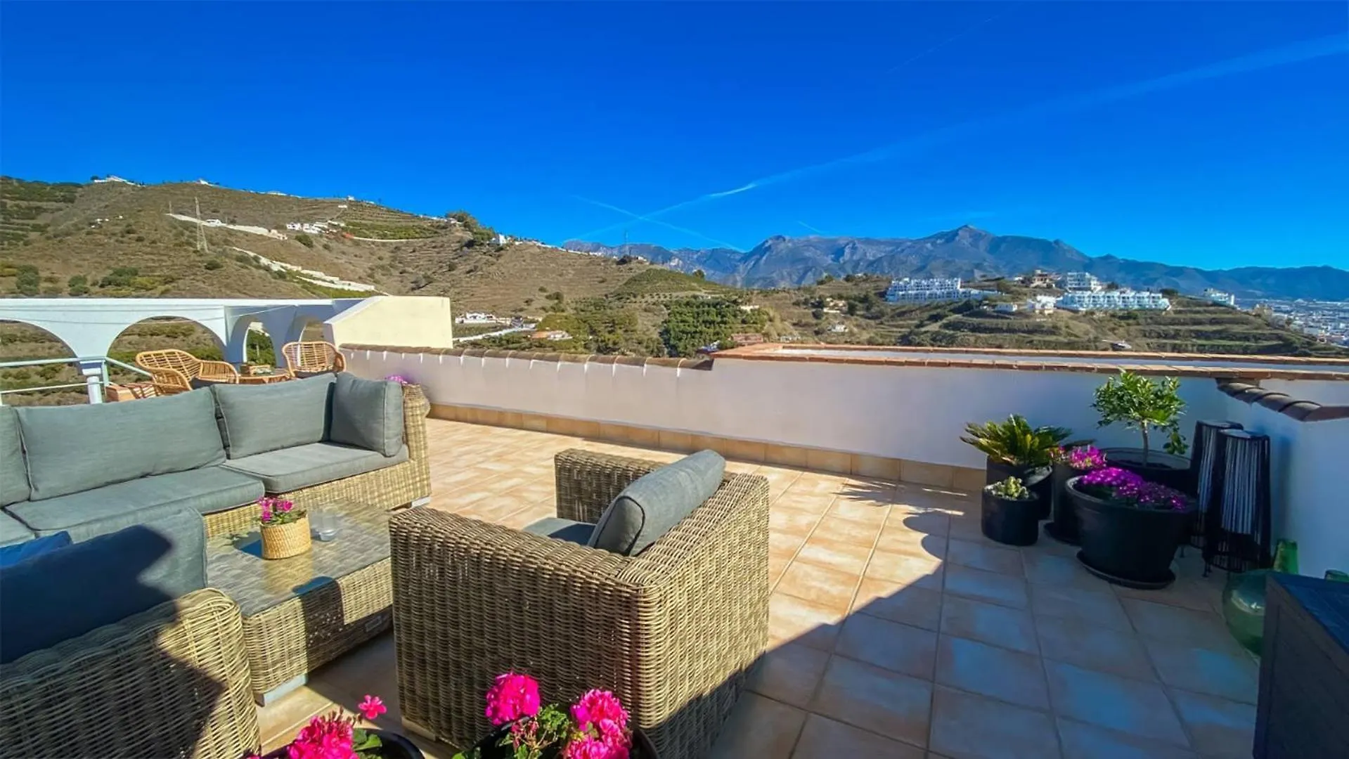 Atico En Alquiler De Ensueno Cerca De Nerja Apartment Torrox