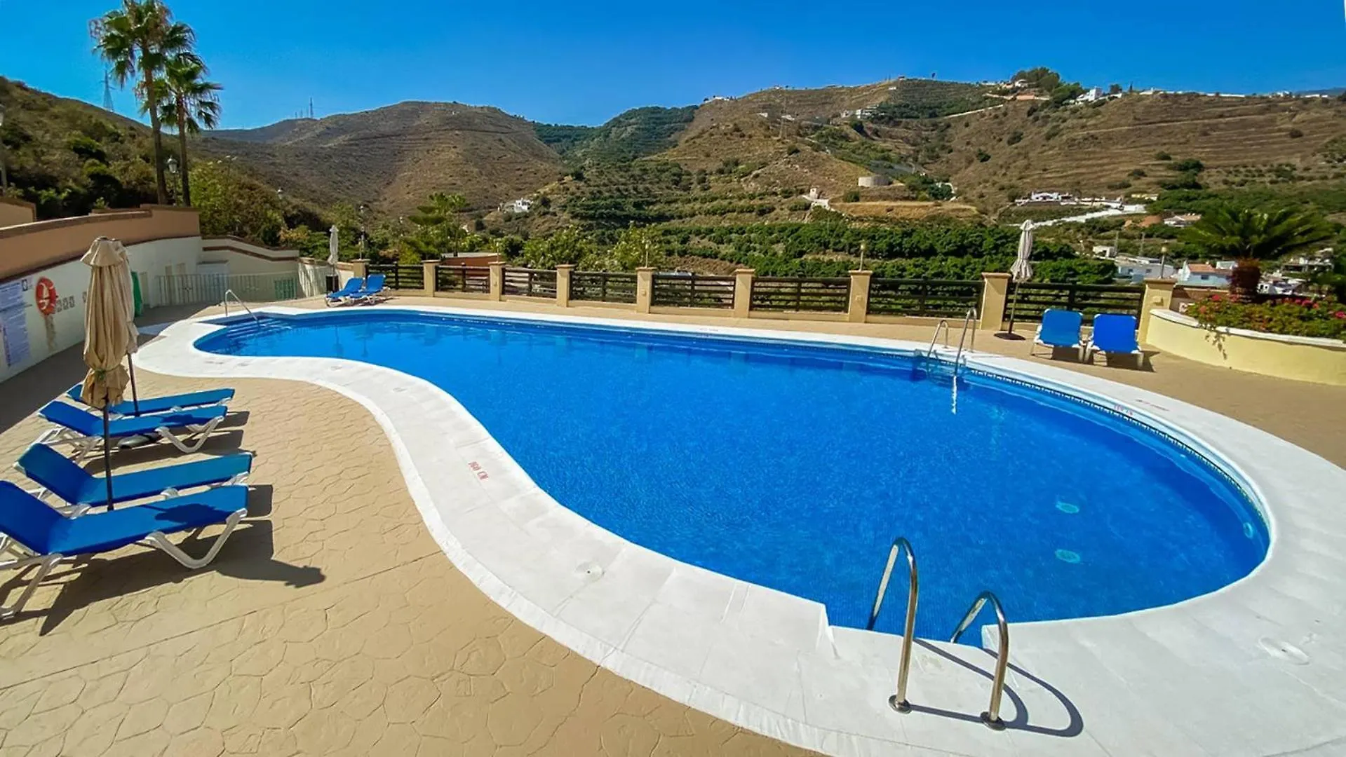 Atico En Alquiler De Ensueno Cerca De Nerja Apartment Torrox